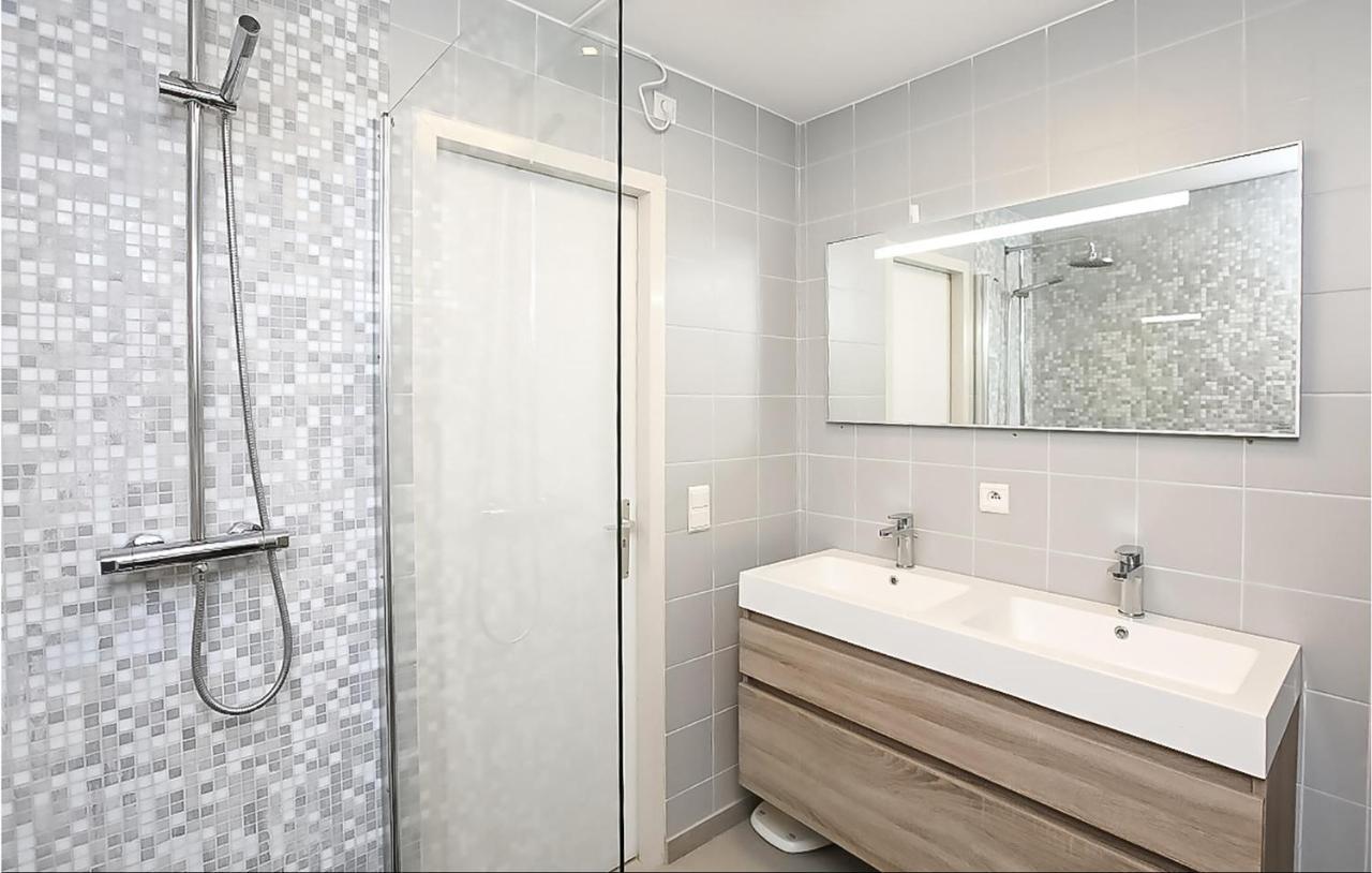 Stunning apartment in Oostende w/ WiFi&2 Bedrooms Exterior foto